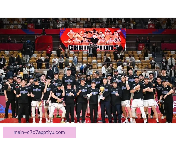 上海男篮淘汰广东内线统治爆发 上海男篮淘汰广东内线统治爆发